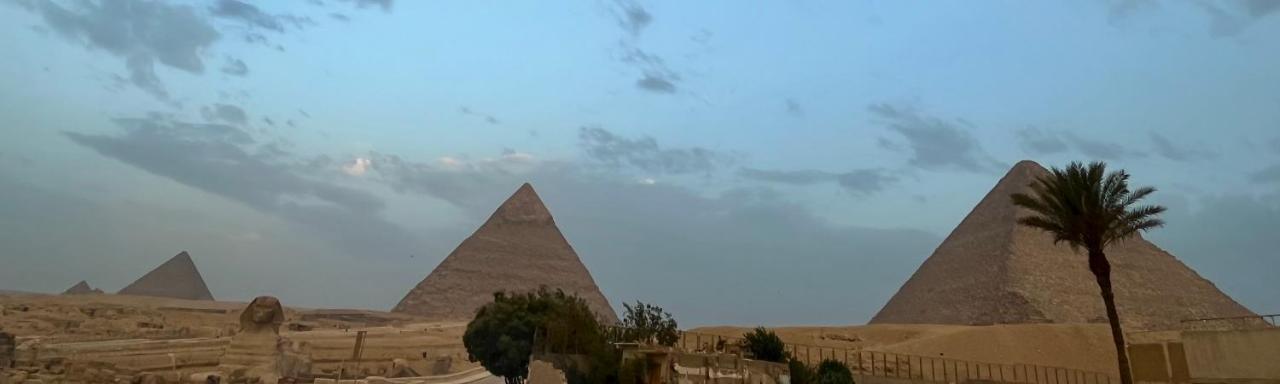 The Gate Hotel Front Pyramids & Sphinx View Kafrat al Jabal Exterior photo