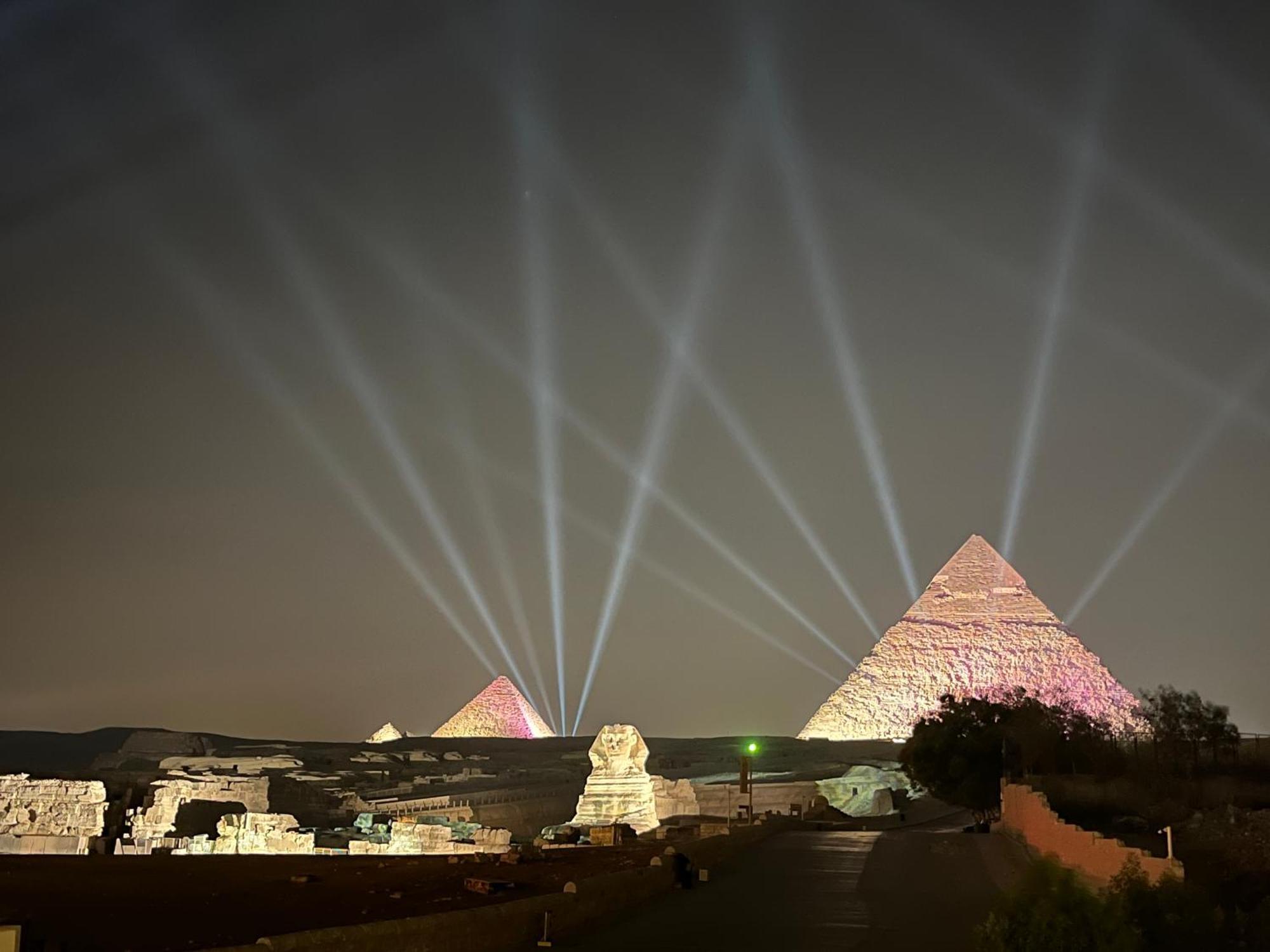 The Gate Hotel Front Pyramids & Sphinx View Kafrat al Jabal Exterior photo