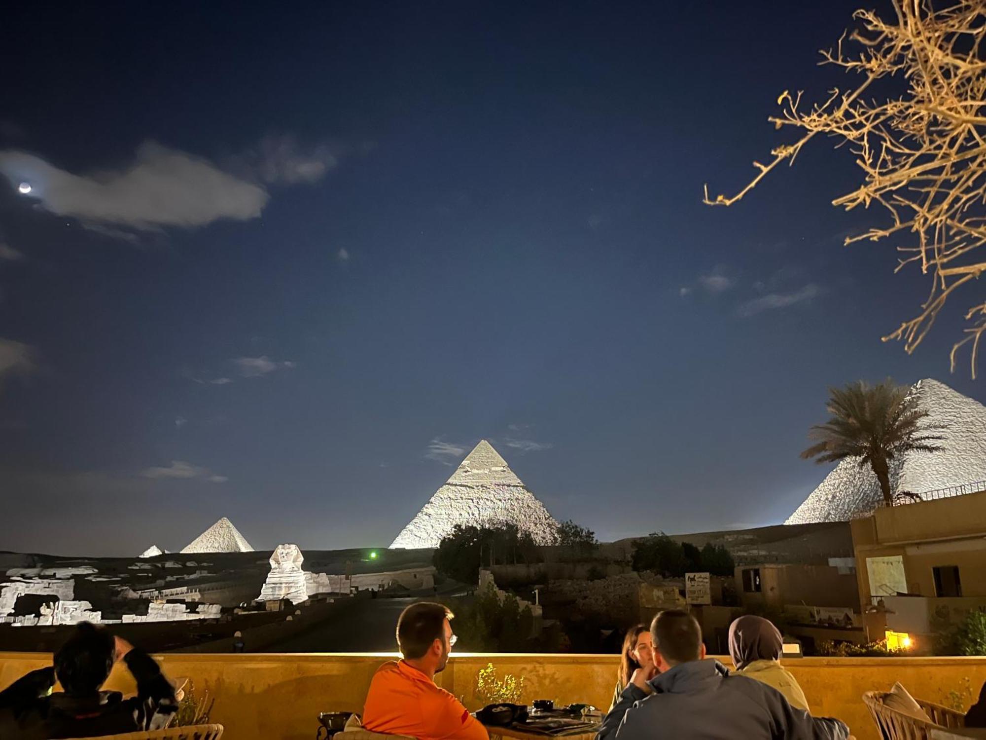 The Gate Hotel Front Pyramids & Sphinx View Kafrat al Jabal Exterior photo