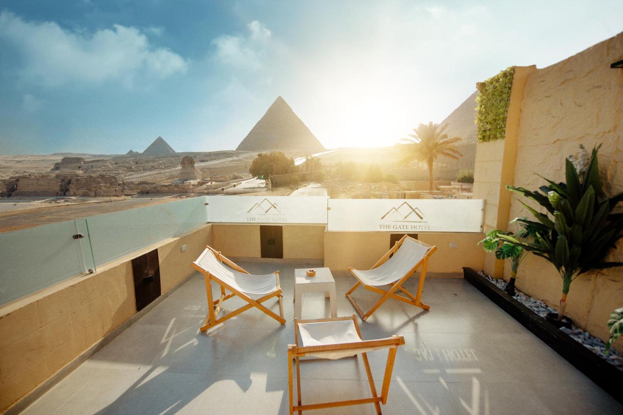 The Gate Hotel Front Pyramids & Sphinx View Kafrat al Jabal Exterior photo