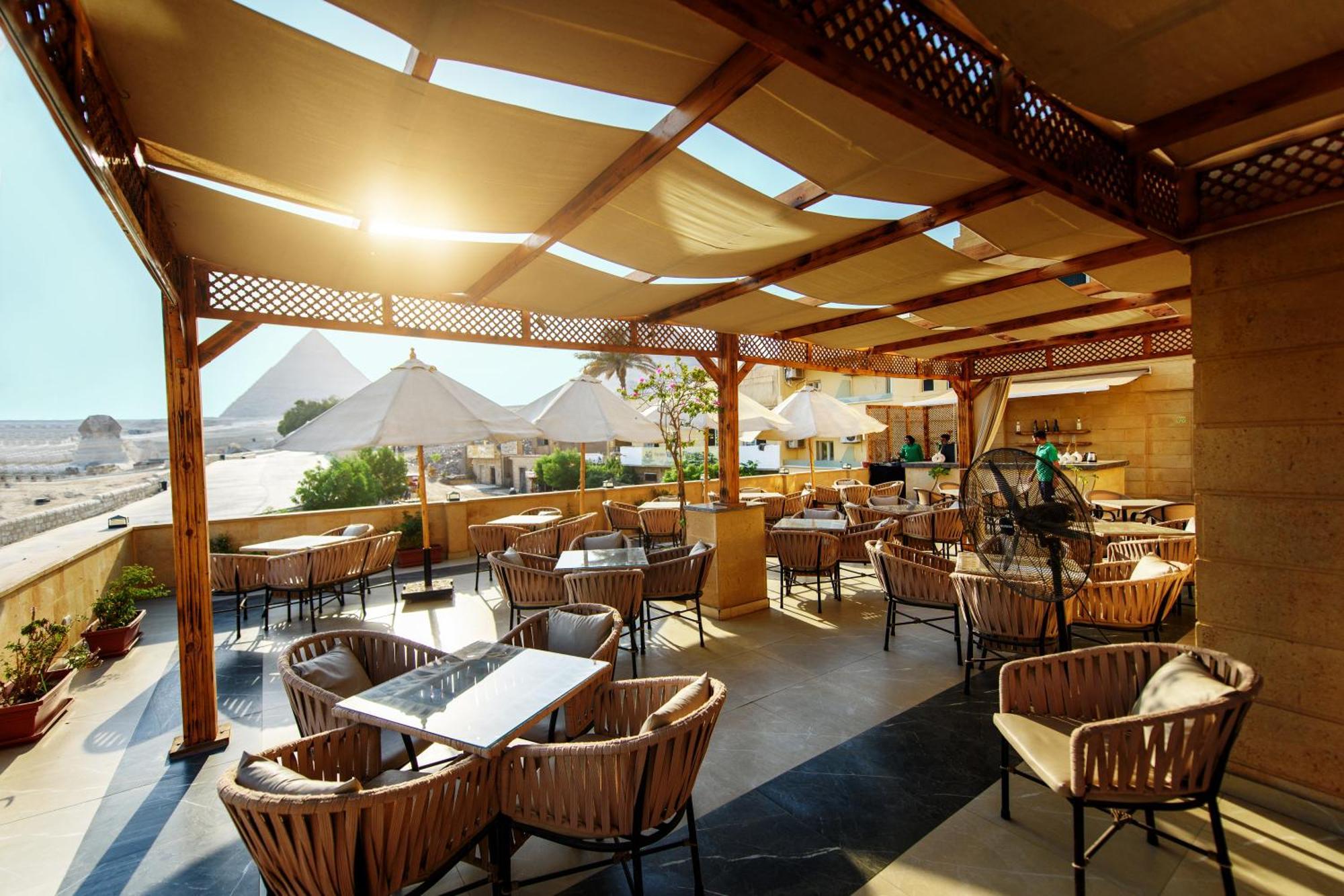 The Gate Hotel Front Pyramids & Sphinx View Kafrat al Jabal Exterior photo